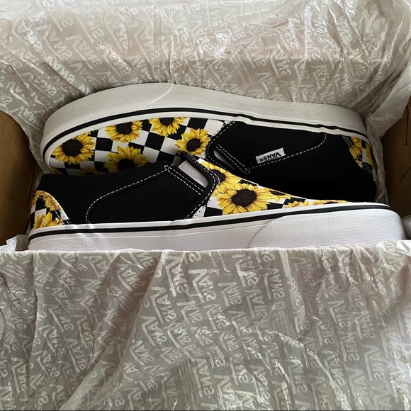 ❌SOLD❌ VANS | Asher Sunflower Checker Slip Ons 🌻 - Picture 4 of 6